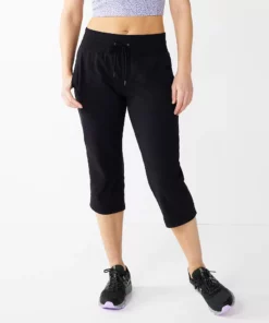 Petite Tek Gear® Capri Straight-Leg Essential Workout -Tek Gear store 5240761 Black